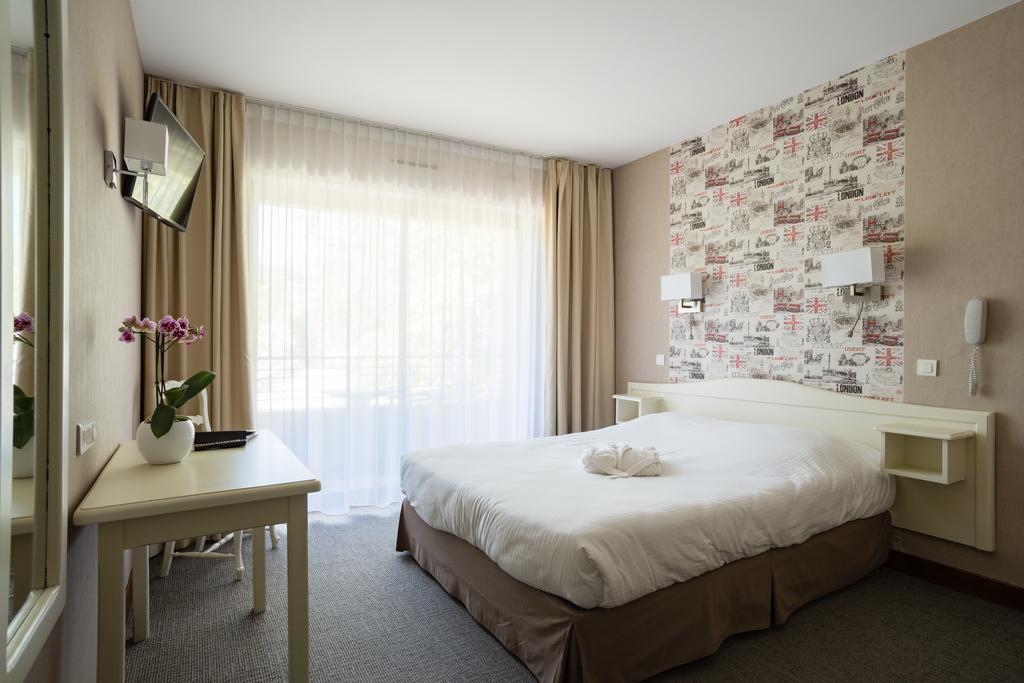 Logis Hotel Restaurant La Porte Des Cevennes อ็องดูซ ภายนอก รูปภาพ