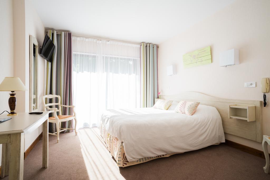 Logis Hotel Restaurant La Porte Des Cevennes อ็องดูซ ภายนอก รูปภาพ