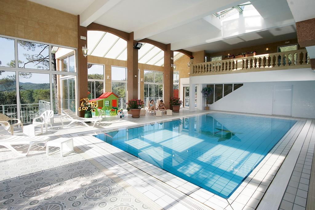 Logis Hotel Restaurant La Porte Des Cevennes อ็องดูซ ภายนอก รูปภาพ