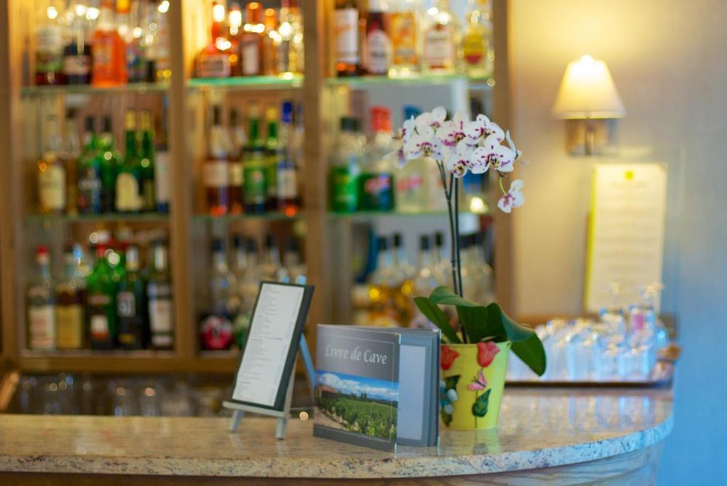 Logis Hotel Restaurant La Porte Des Cevennes อ็องดูซ ภายนอก รูปภาพ