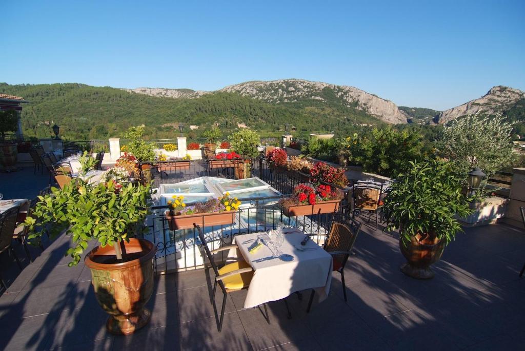 Logis Hotel Restaurant La Porte Des Cevennes อ็องดูซ ภายนอก รูปภาพ