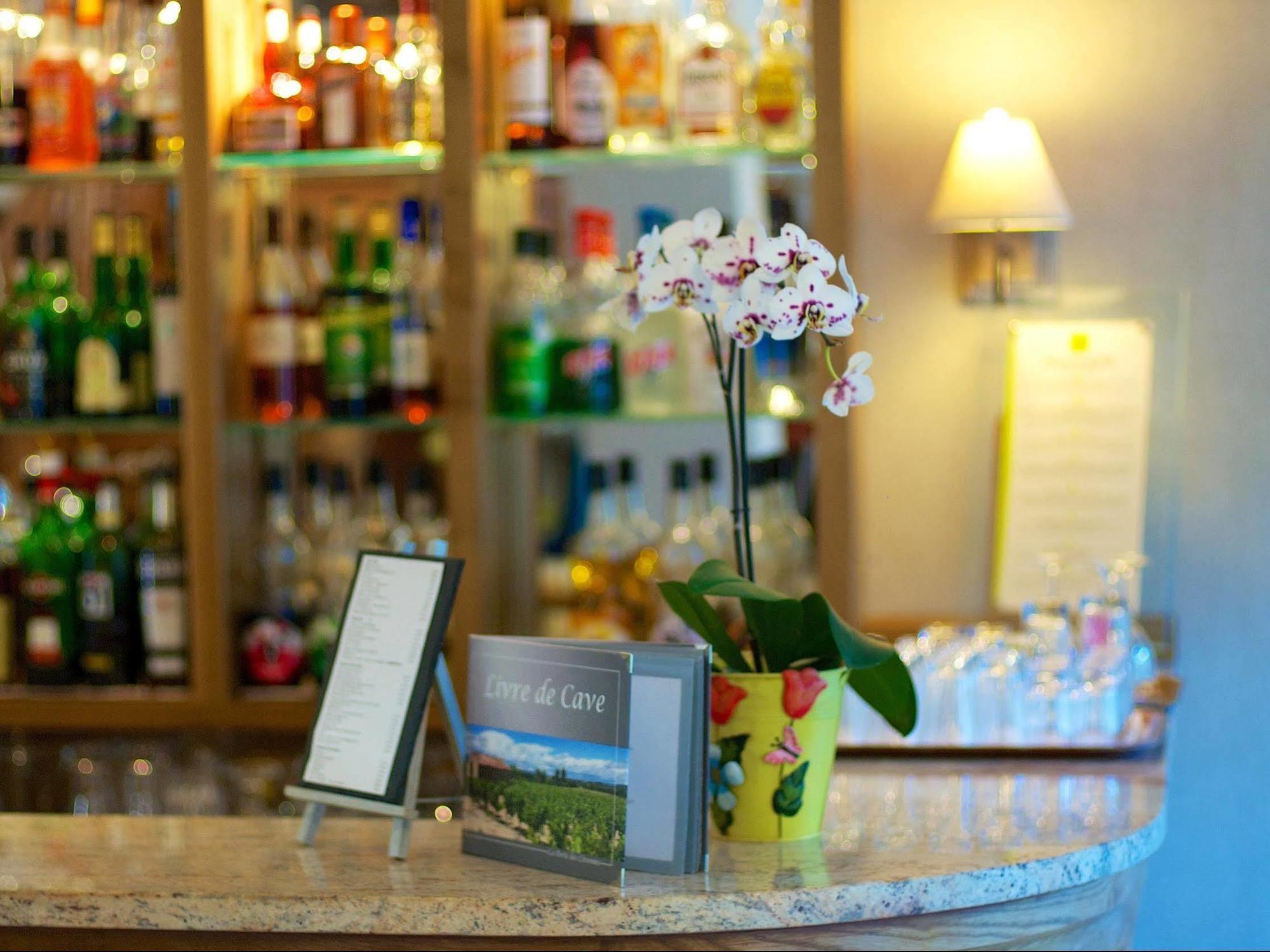 Logis Hotel Restaurant La Porte Des Cevennes อ็องดูซ ภายนอก รูปภาพ