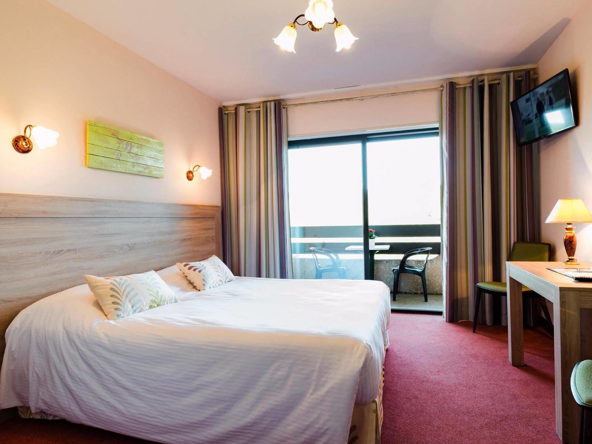 Logis Hotel Restaurant La Porte Des Cevennes อ็องดูซ ภายนอก รูปภาพ